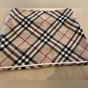Burberry Skirt in great condition size 10